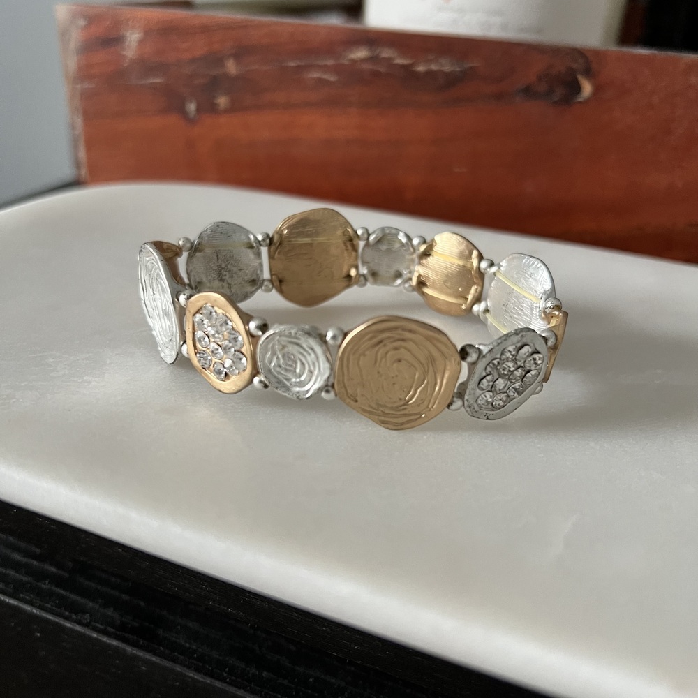EUC mixed metal organic stretch bracelet